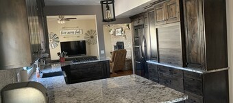 Nice secluded home with plenty of room to roam!