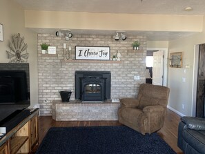 Smart TV, fireplace - Nice secluded home with plenty of room to roam! (Kanab)