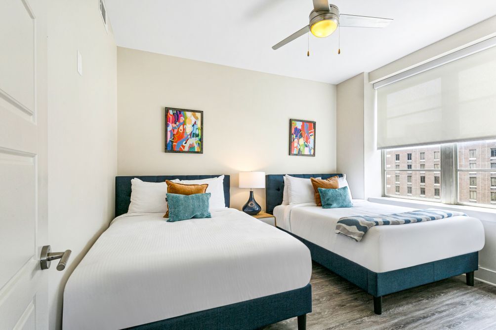 Spacious 4BR Luxury Condo Steps to French Quarter