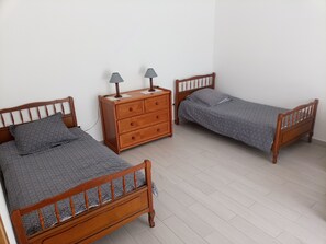 2 bedrooms, travel crib, WiFi, bed sheets