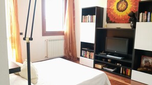 2 quartos, ferros/tábuas de passar roupa, Wi-Fi de cortesia