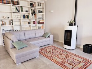 Smart TV, fireplace, books, stereo - Casa SU LA Riva, Lisi's Home (VALDOBBIADENE)
