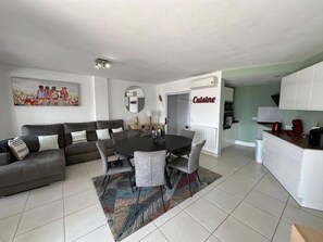 Interior - Beautiful modern flat with sea views in Roses AV-61 (Rosas / Roses)