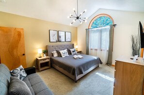 4 chambres, fer et planche à repasser, lit de bébé portatif