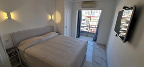 2 chambres, fer et planche à repasser, Wi-Fi gratuit, draps fournis
