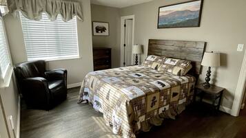 3 makuuhuonetta, silitysrauta/-lauta, ilmainen Wi-Fi, vuodevaatteet