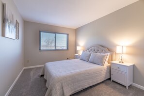 2 bedrooms, WiFi - ❤️ 🏙Modern and Sleek, Million 💵 City View! ❤️ 🌌 (Cincinnati)