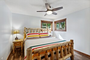 2 bedrooms, travel cot, free WiFi, bed sheets