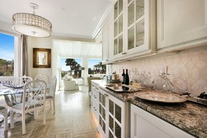 Dining tables, kitchen islands