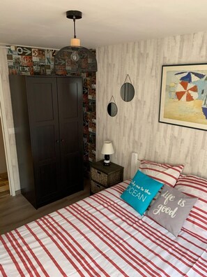 3 bedrooms, iron/ironing board, free WiFi - SMALL FISHERMAN'S COTTAGE AGON COUTAINVILLE SEASIDE (Agon-Coutainville)