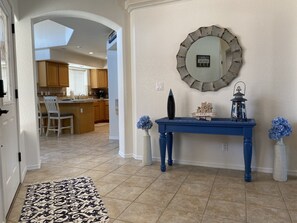 Interior - Golf Course Estates Private Pool Southside Home Boat Deep Garage & RV Hook-Ups (Lake Havasu City)