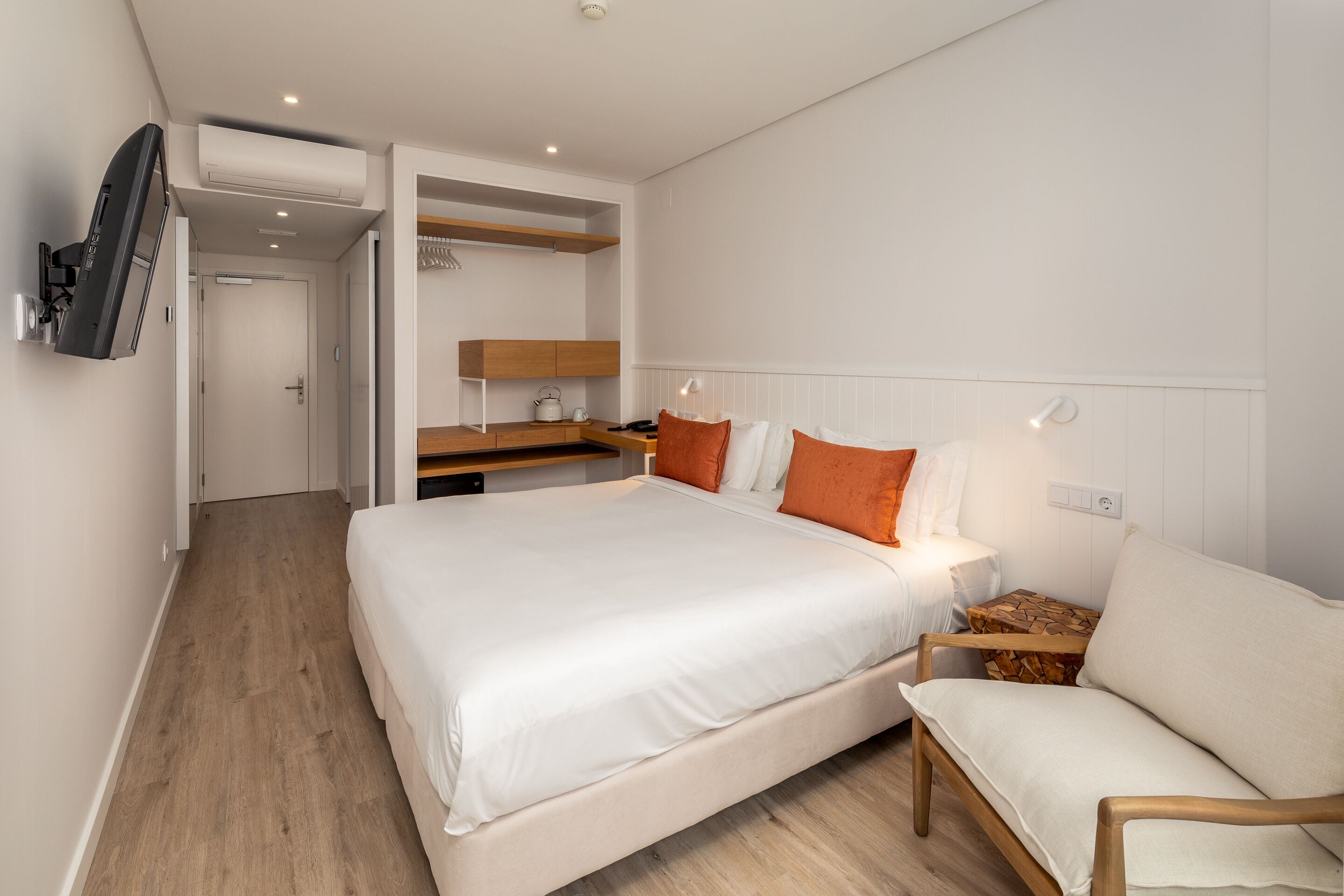 superior double or twin room, balcony | 1 bedroom, minibar, in-room safe, desk