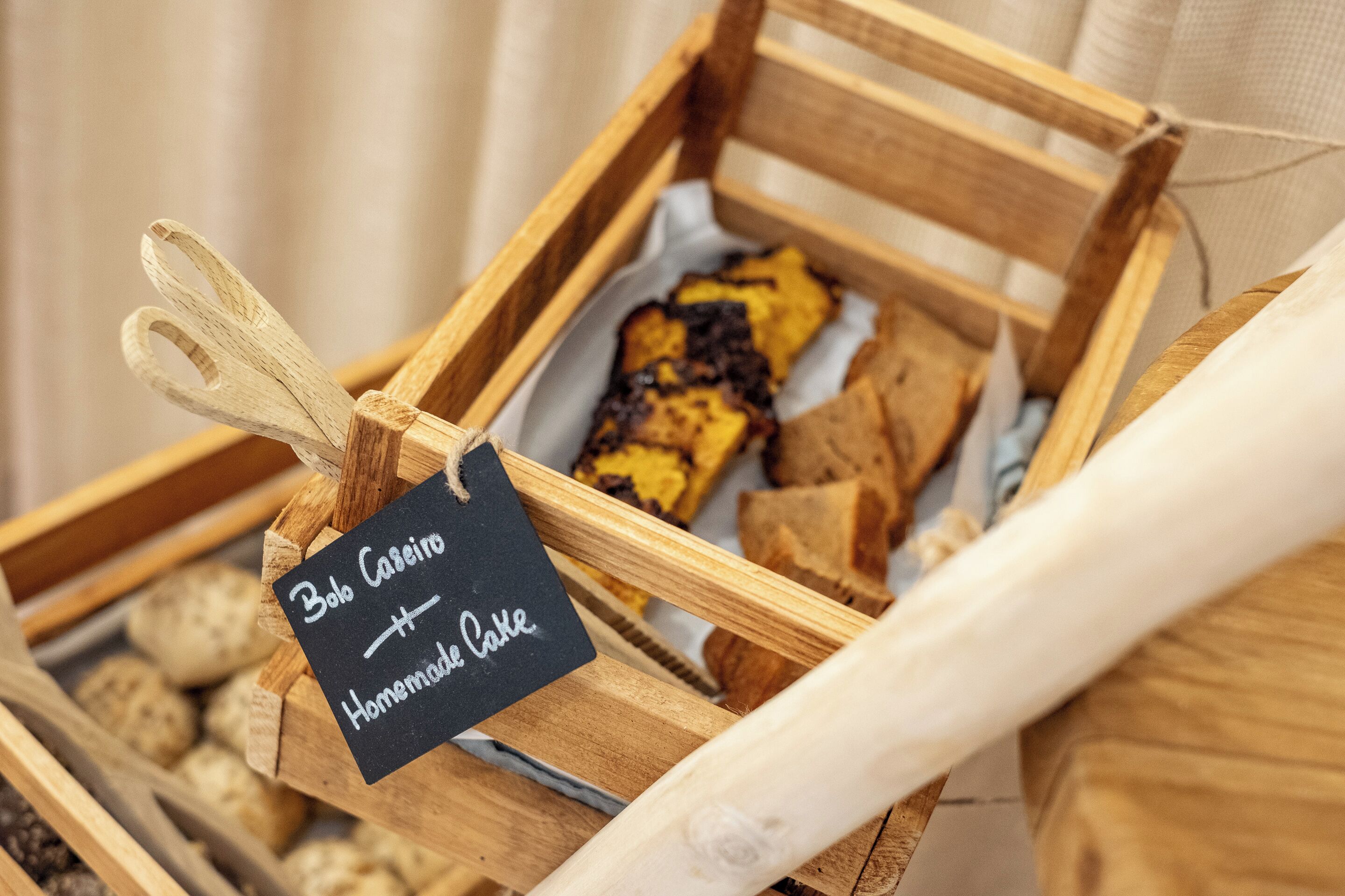 daily continental breakfast (eur 12 per person)