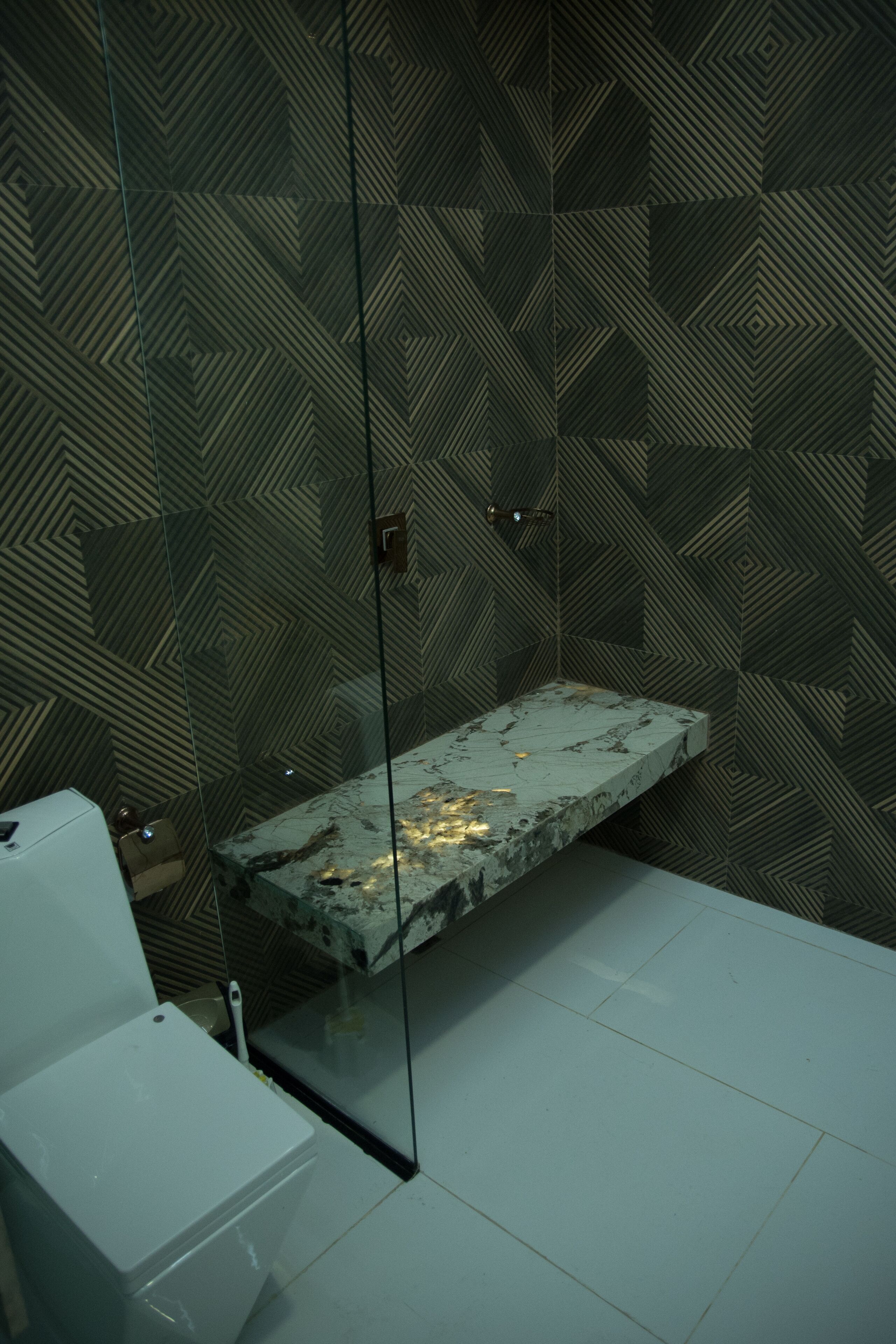 Stunning Golden Marble Suite Parque Lleras