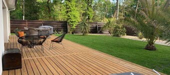 Beautiful 5-star villa - 4km from beaches via cycle path