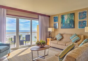 Panoramic Condo, 3 Bedrooms, Ocean View | Living area