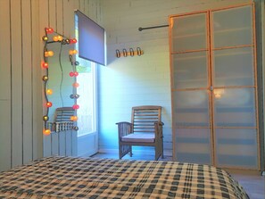 2 bedrooms, bed sheets, wheelchair access