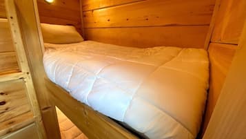 1 bedroom, WiFi, bed sheets
