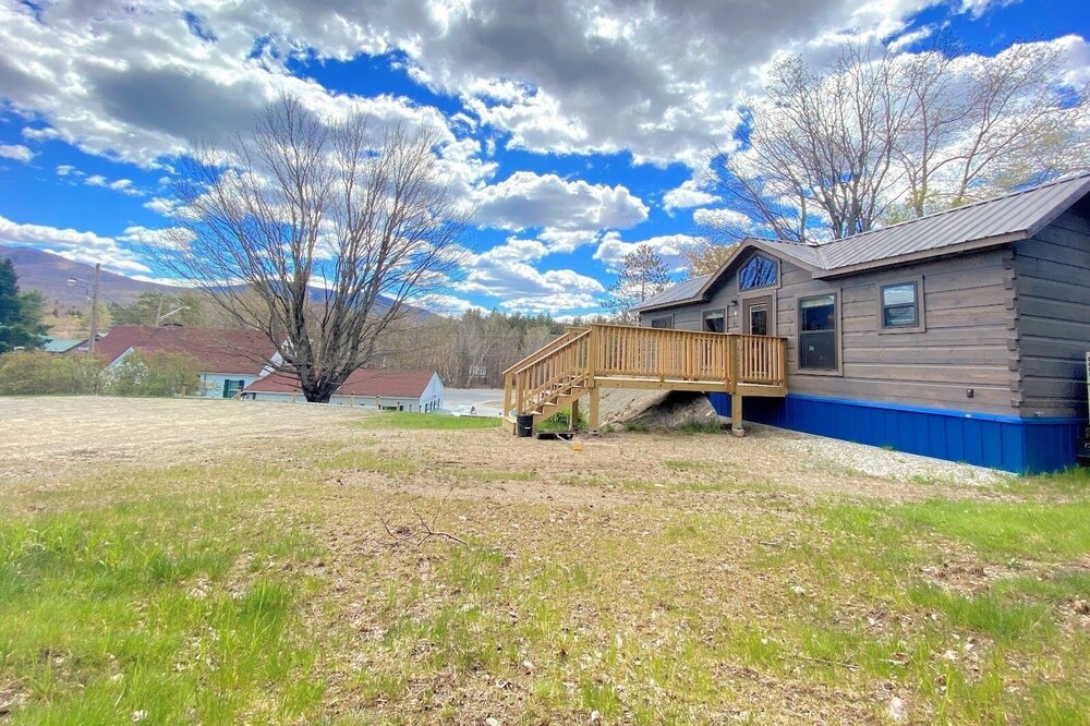B1 NEW!! Awesome "Tiny Home" with A/C, Mountain Views, Minutes to Skiing, Hiking, Attractions