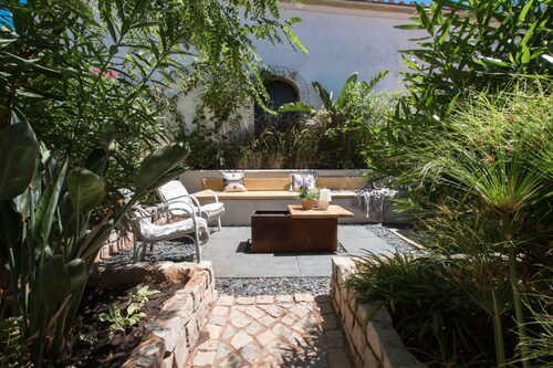 Attractive Villa for Families / Groups with nice Garden and Pool 