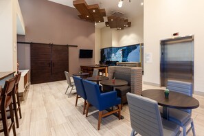 Exterior - Holiday Inn Express NYC Brooklyn - Sunset Park by IHG (Brooklyn)