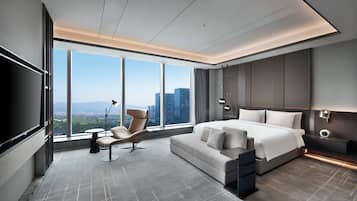 ์ค์ํธ, ์นจ์ค 1๊ฐ (Ambassador, Top Floor) | 1 ๊ฐ์ ์นจ์ค, ์ค๋ฆฌ/๊ฑฐ์ํธ ์ด๋ถ, ์ฑ
์, ๋
ธํธ๋ถ ์์
๊ณต๊ฐ