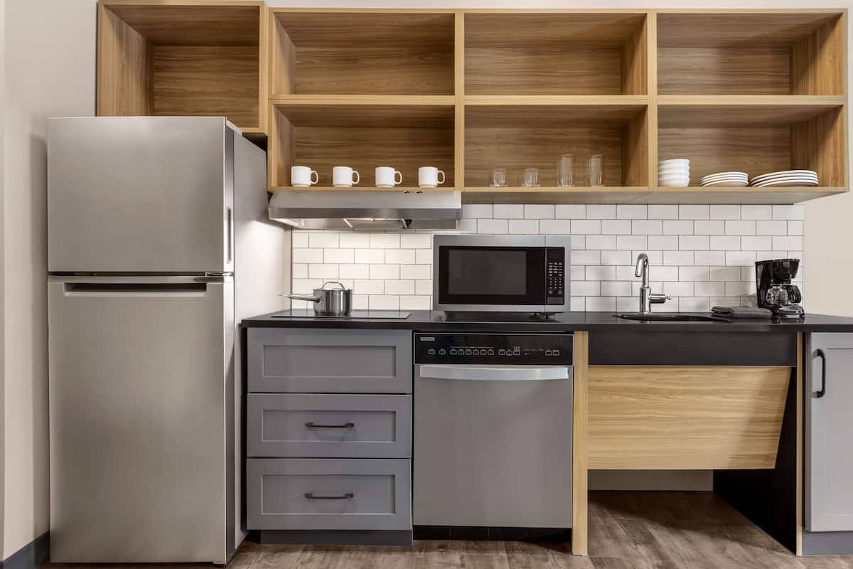 desk, laptop workspace, iron/ironing board, free wifi