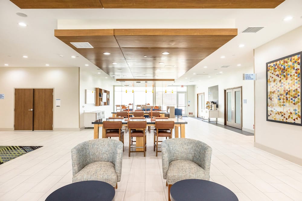 Holiday Inn Express & Suites San Jose Silicon Valley by IHG