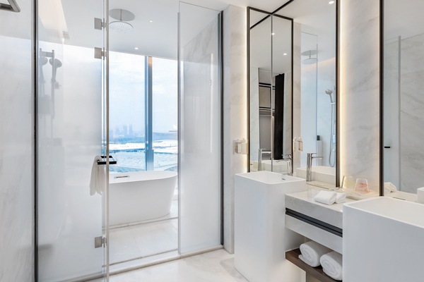 Suite, 1 King Bed | Room amenity