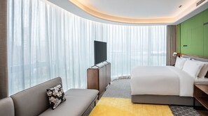 Down duvets, minibar, in-room safe, desk - Holiday Inn Xi an Chanba by IHG (Xi'an)