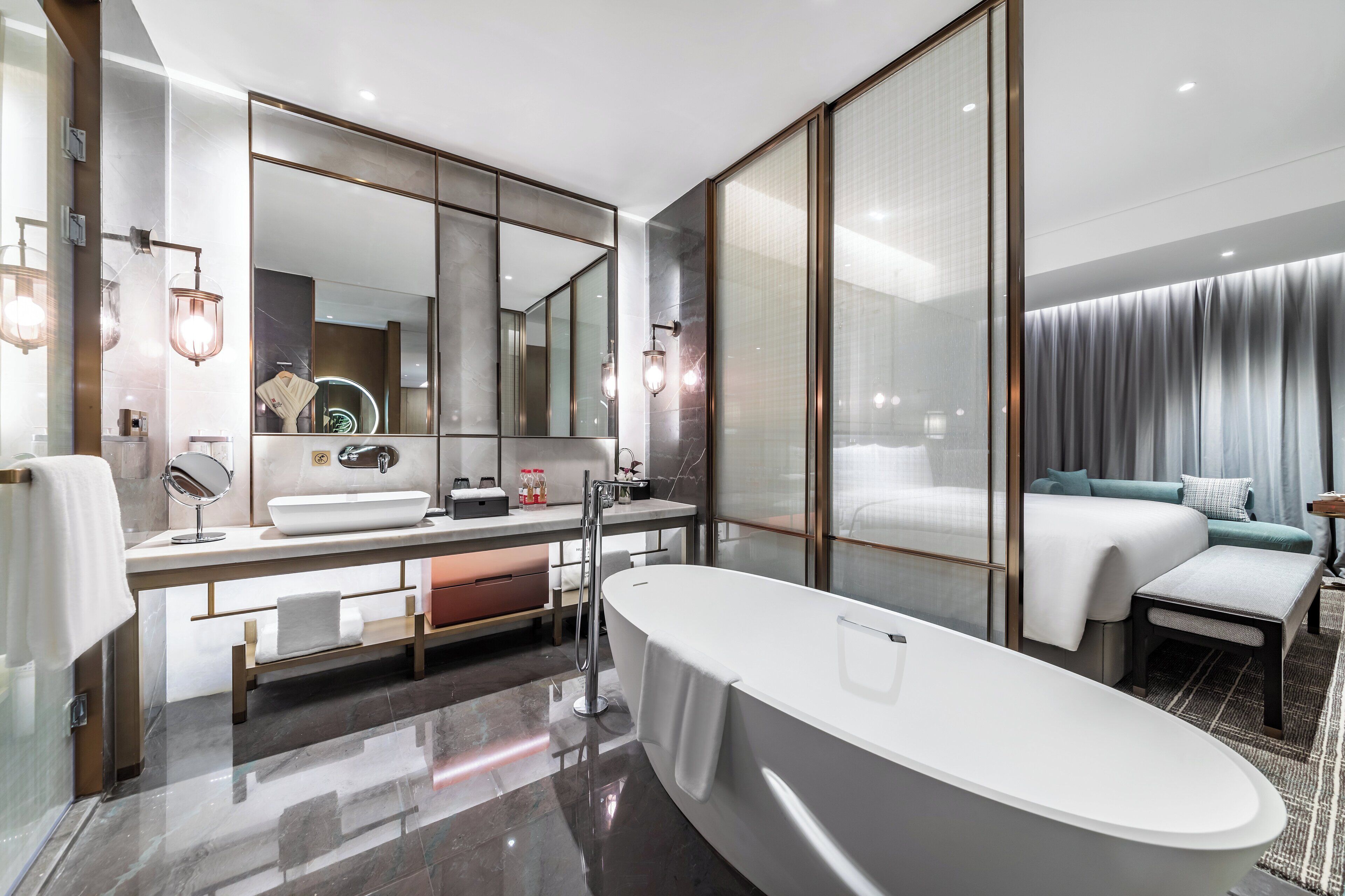 Couette en duvet, minibar, coffre-fort, bureau