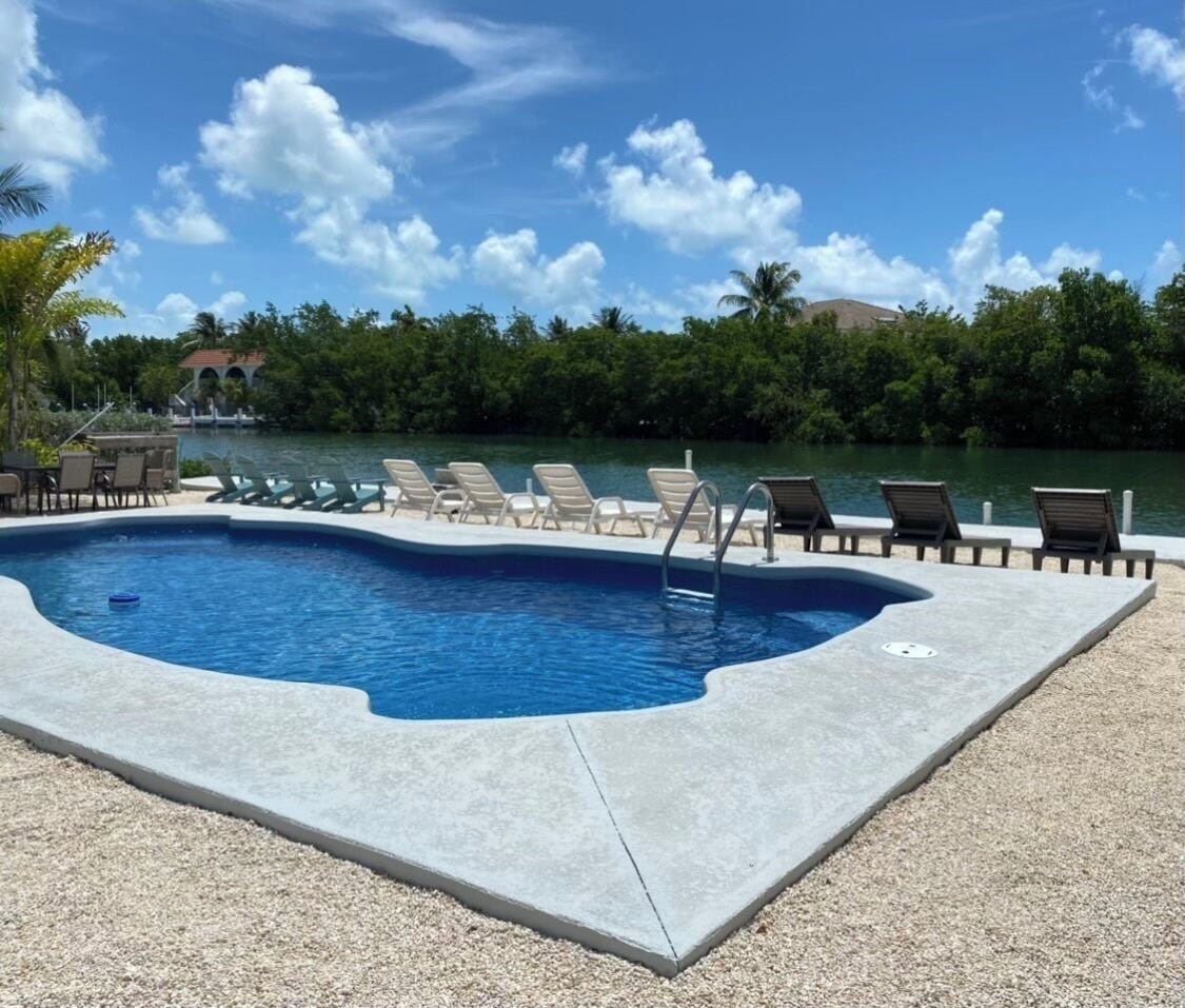 Ulkouima-allas, lämmitetty uima-allas