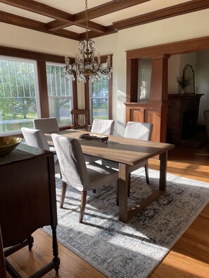 Dining - Beautiful historic home in downtown Centralia, just 20 minutes from Columbia, MO (Centralia)