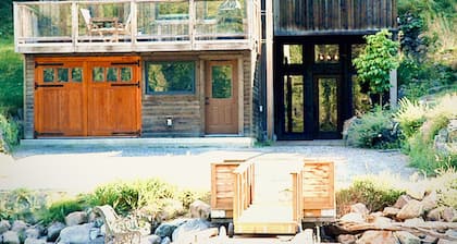 Kamloops Executive Lakehouse