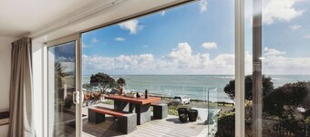 Te Moana Waterfront Luxury Apartment