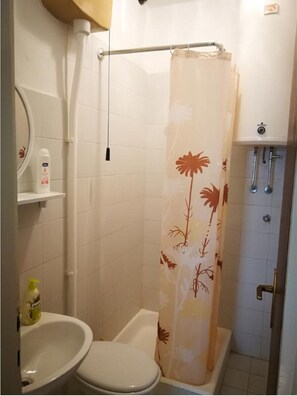 Hair dryer, towels
