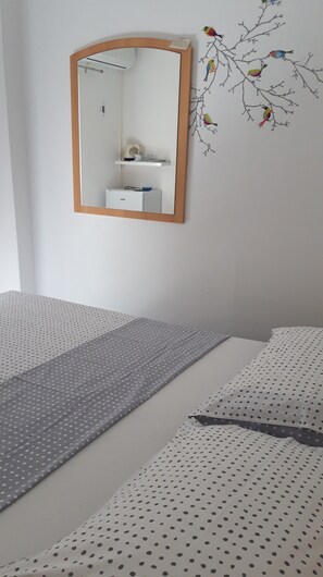 1 bedroom, WiFi, bed sheets - Apartments Maruška - Double Room (Sobra)