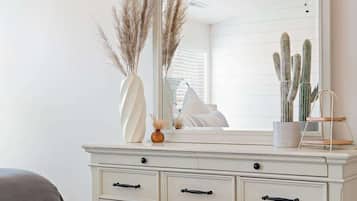 5 bedrooms, iron/ironing board, travel cot, WiFi