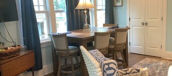 Downtown waterfront Walking Distance to Everything!