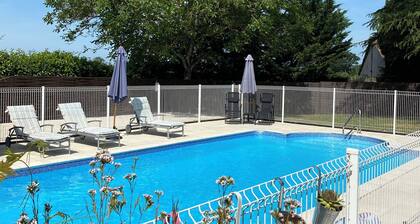 Chez Desire (EI) our Peaceful, cosy 2 bedroom gite, with private heated pool!