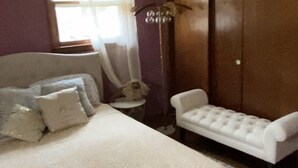 3 عدّة غرف نوم وواي فاي وملاءات أسرّة