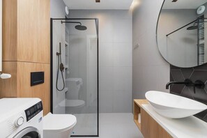 Shower, hair dryer, shampoo