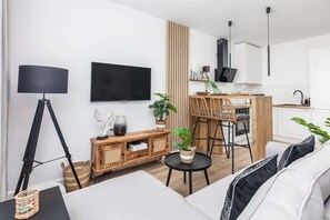 Téléviseur, bureau