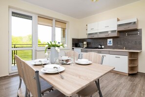 Dining - Forest Apartment with Balcony | 2.5 km from the beach (Wrzosowo)