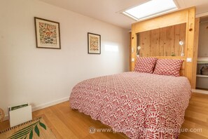 2 dormitorios, escritorio, tabla de planchar con plancha y wifi gratis