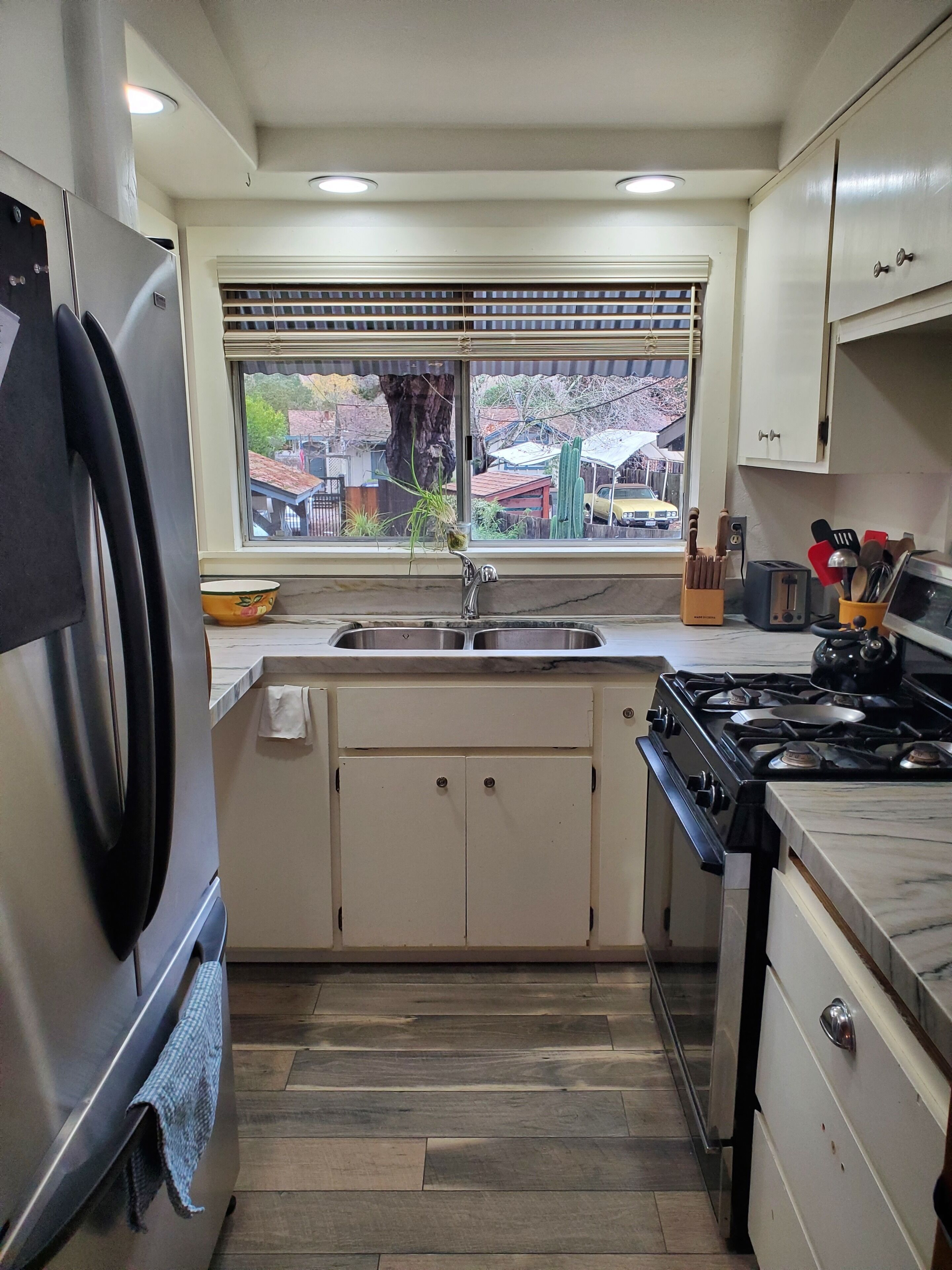 Home available with dog allowed (fenced yard)