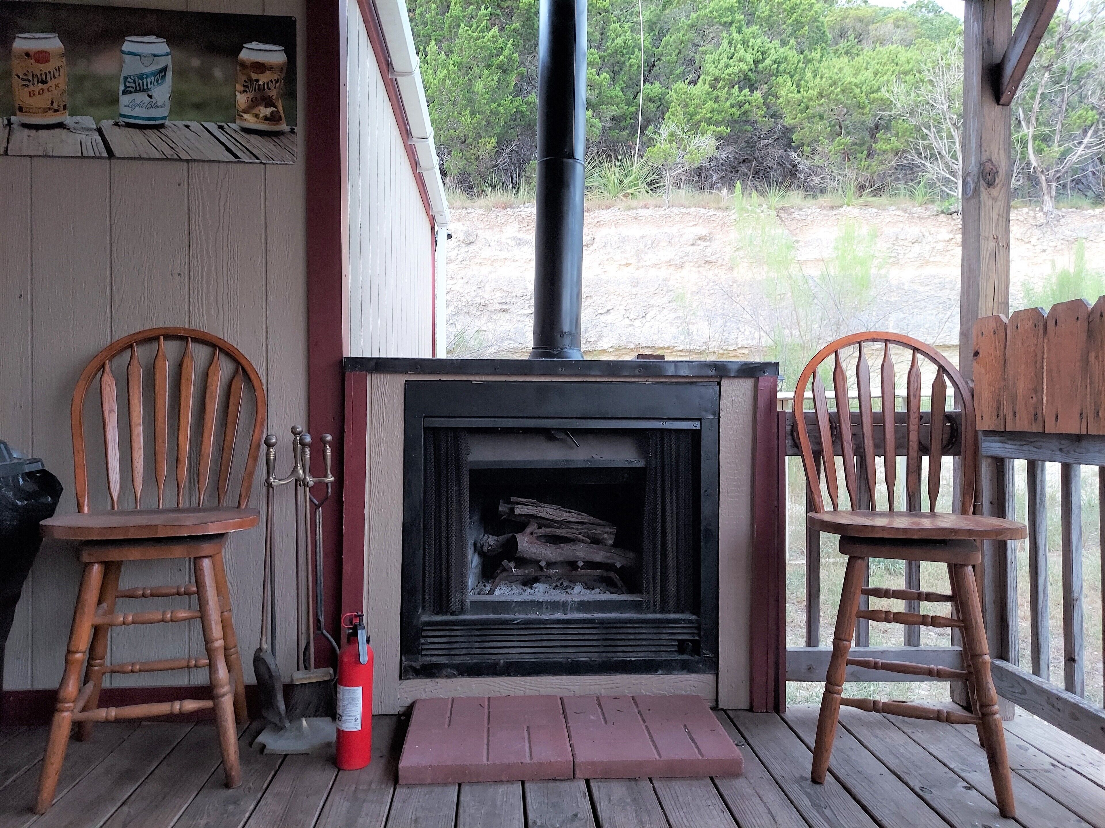 Hilltop hideaway minutes away from lake, river, & WW Amphitheater- Pet Friendly!