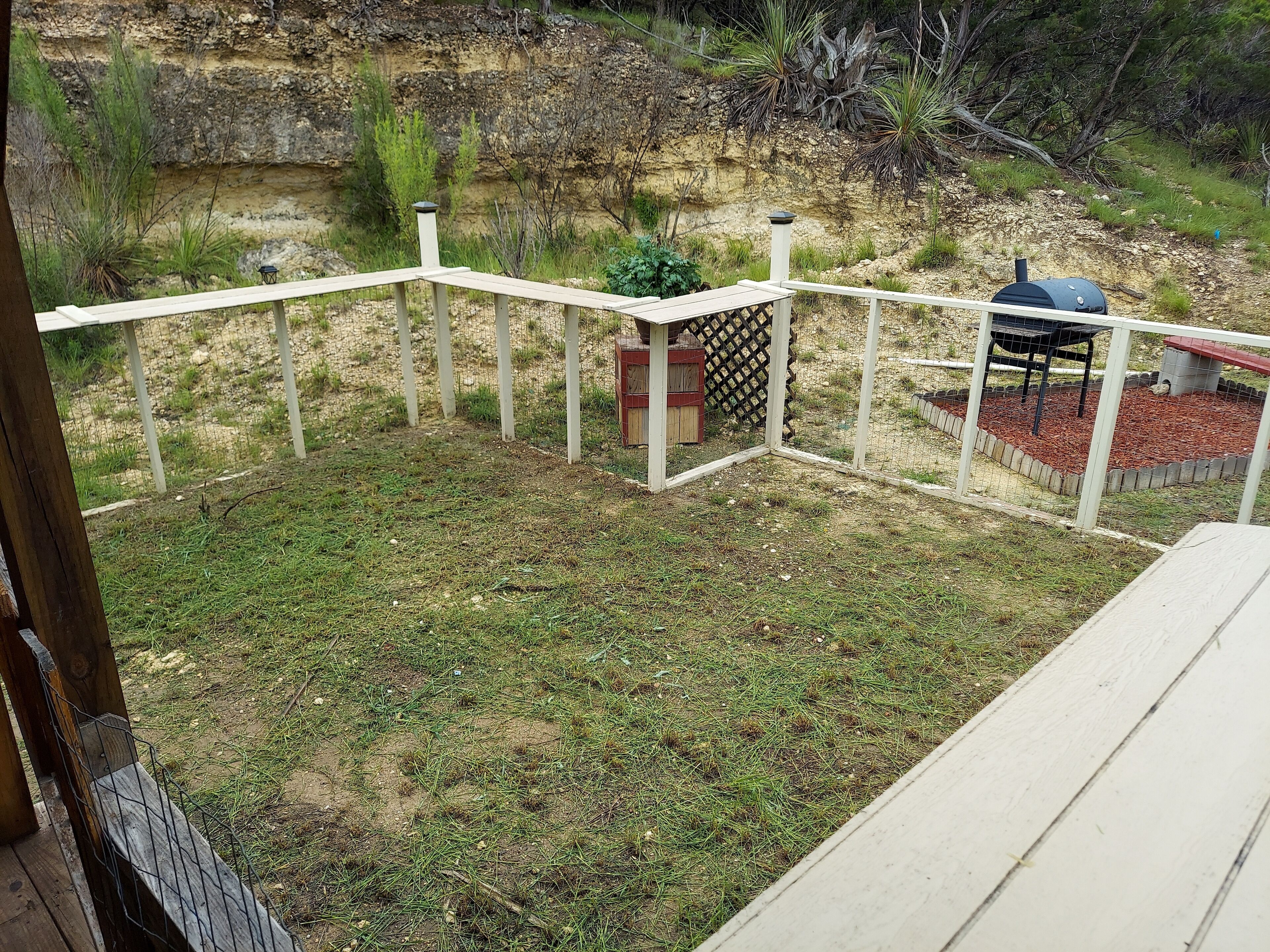 Hilltop hideaway minutes away from lake, river, & WW Amphitheater- Pet Friendly!