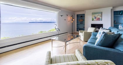 Peaceful Beachfront Getaway with Sweeping Water Views