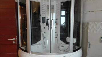 Towels, soap, shampoo, toilet paper